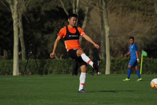 唐斯24+15巴雷特空砍30分 尼克斯送猛龙3连败