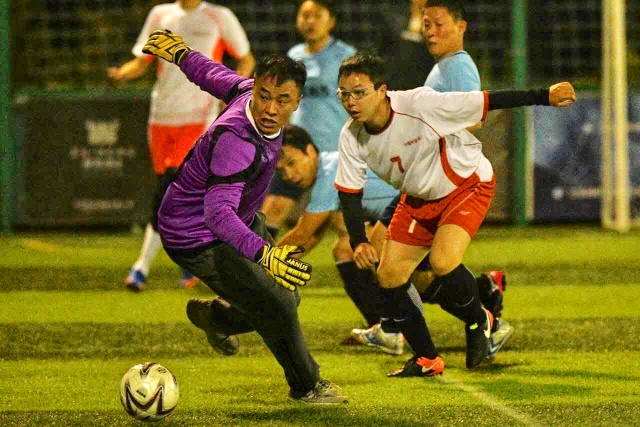 赵继伟19+7辽宁不敌同曦 周鹏20分深圳胜江苏